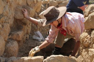 UNC student Anna Dallara (classics ’17) excavates in the Protoarchaic Building (7th c. B.C.)